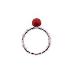 Bague or blanc 18k et perle corail rouge.