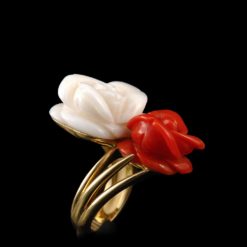 Bague or jaune, corail rouge et corail blanc (petit modèle).