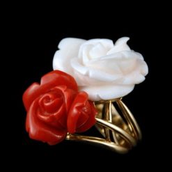 Bague or jaune, corail rouge et corail blanc (grand modèle).