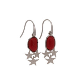 Boucles d'oreilles en argent, étoiles et corail rouge.