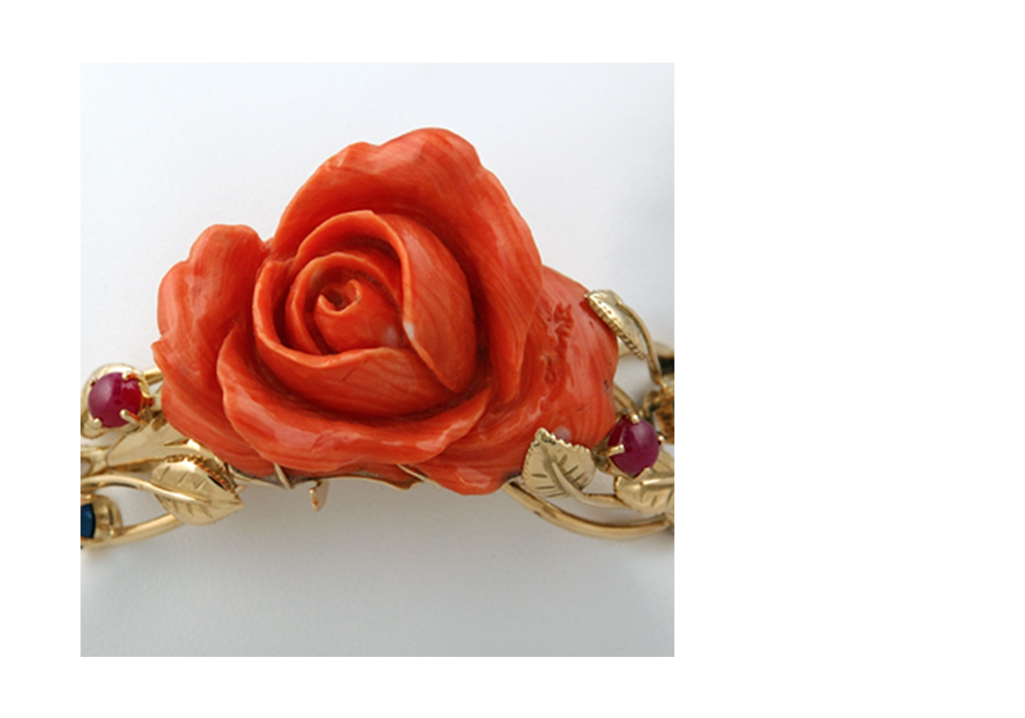 bracelet or pierres et rose de corail rouge