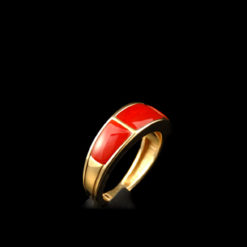 Bague en or jaune 18k et 3 morceaux de corail rouge.