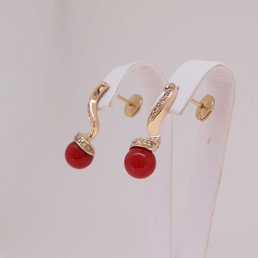 Boucles D'oreilles Or Jaune Et Corail - Style Puces/clou - Occasion