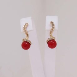 Boucles d'oreilles or jaune 18k diamants et perles corail rouge méditerranée