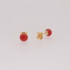 Boucles d'oreilles or jaune 18k perles corail rouge de méditerranée corse système poussette