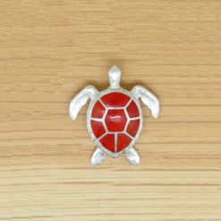 Pendentif tortue marine en argent et corail rouge de Corse