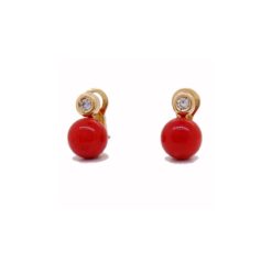 Clips d'oreilles en or jaune, perles de corail et diamants