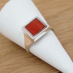 Bague Chevalière argent corail rouge et nacre