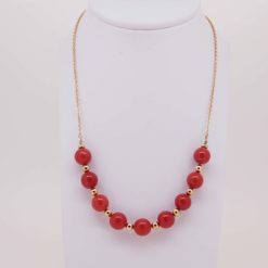 Collier or jaune 18k et perles corail rouge