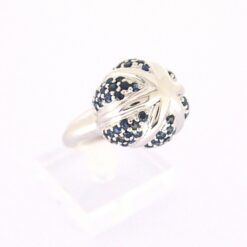 bague oursin or blanc 18k sertie de saphirs bleu